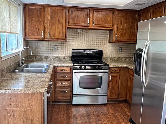2nd image of 1003 Thousand Oaks Blvd
