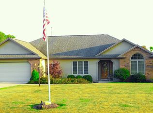 206 Sycamore Ln, Bryan, OH