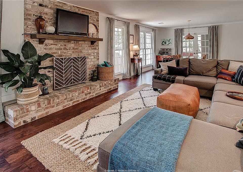 1st image of 6 Audubon Pl