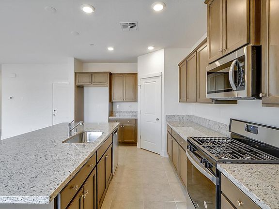 2nd image of 2620 Newberry St