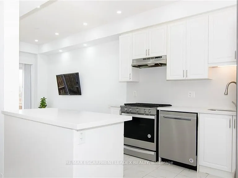 14 Cleland Ave — Photo 11