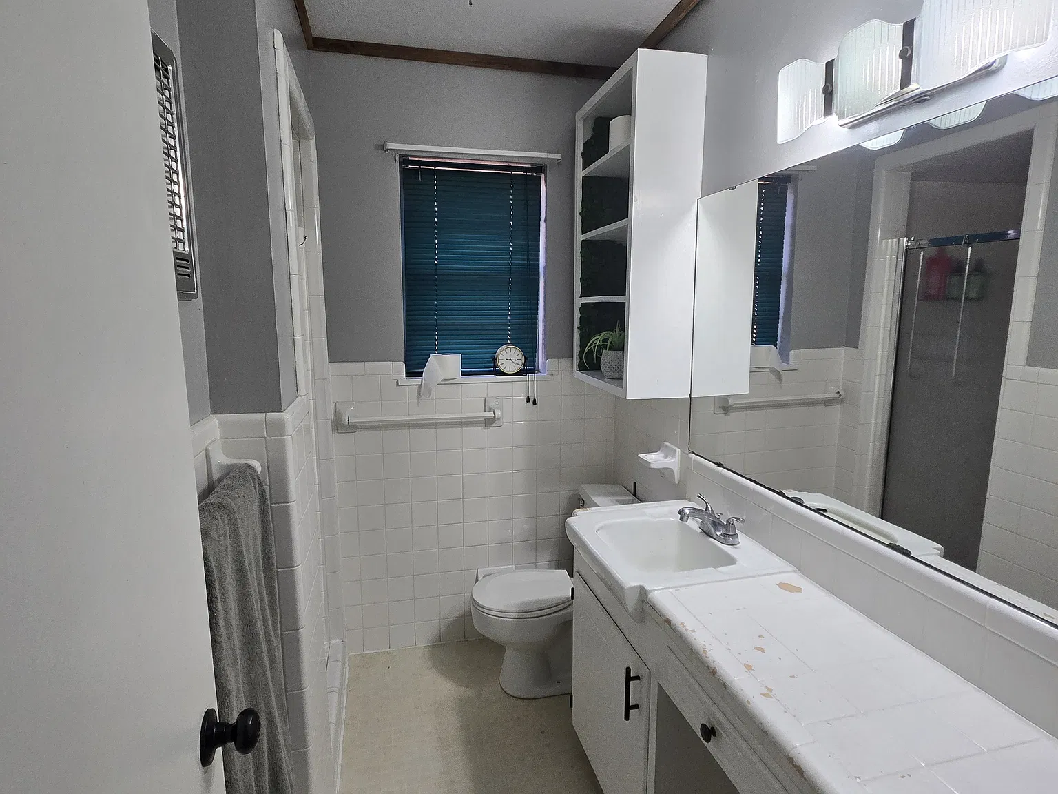 949 E North 12th St — Photo 3
