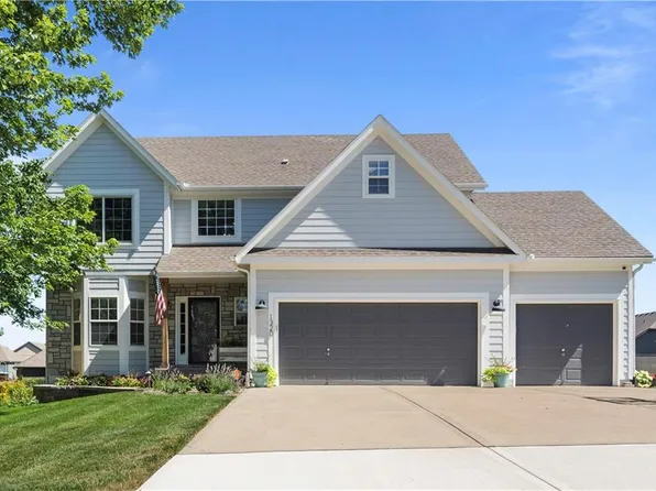 1320 SW Merryman Dr, Lees Summit, MO 64082