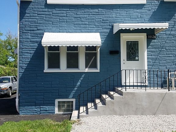 2nd image of 10126 Dickens Ave