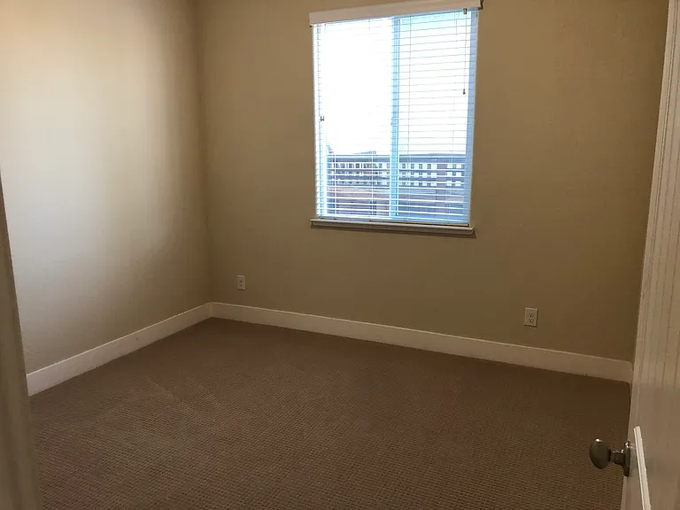 1914 Balsam Ct — Photo 42