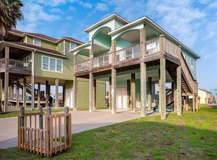 972 S Redfish St, Crystal Beach, TX 77650