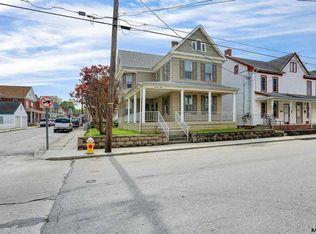 28 W Middle St, Hanover, PA 17331