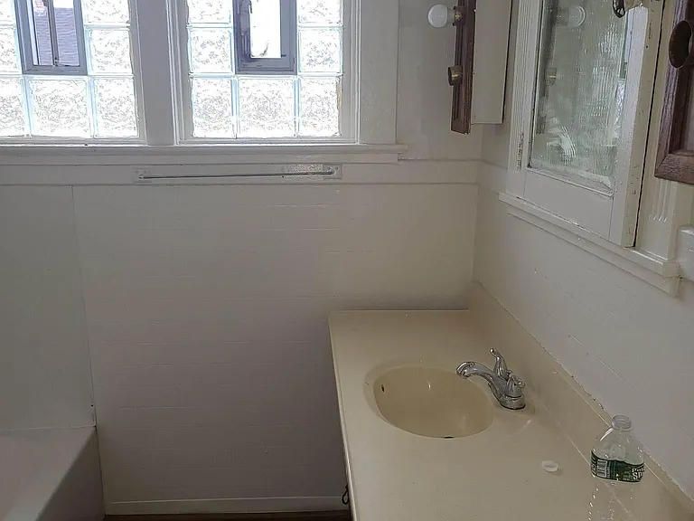 346 Landon St — Photo 17