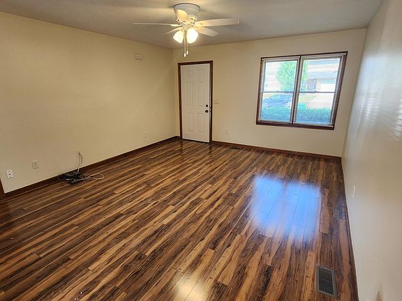 4th image of 212 Elas Ct