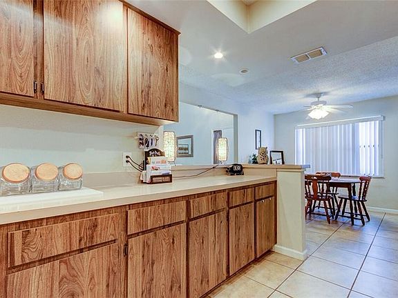 5th image of 9520 Citrus Glen Pl #41
