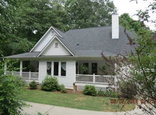 1594 Maple Ridge Ct, Loganville, GA 30052