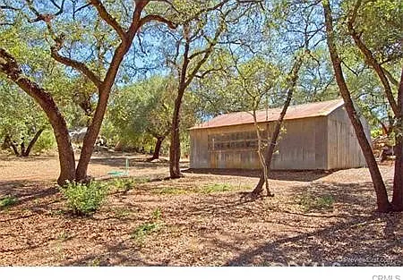 1239 Rainbow Valley Blvd — Photo 15
