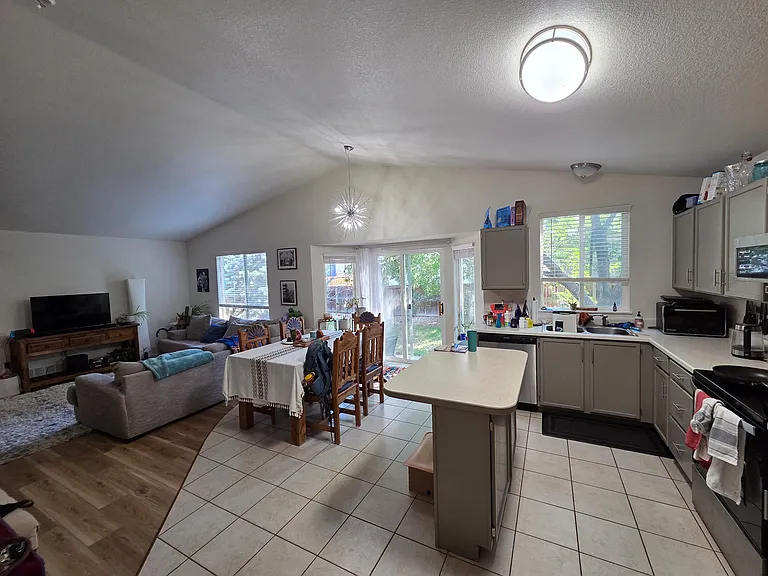1804 Clark Dr — Photo 5