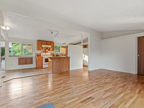 4th image of 3108 N Bennett St