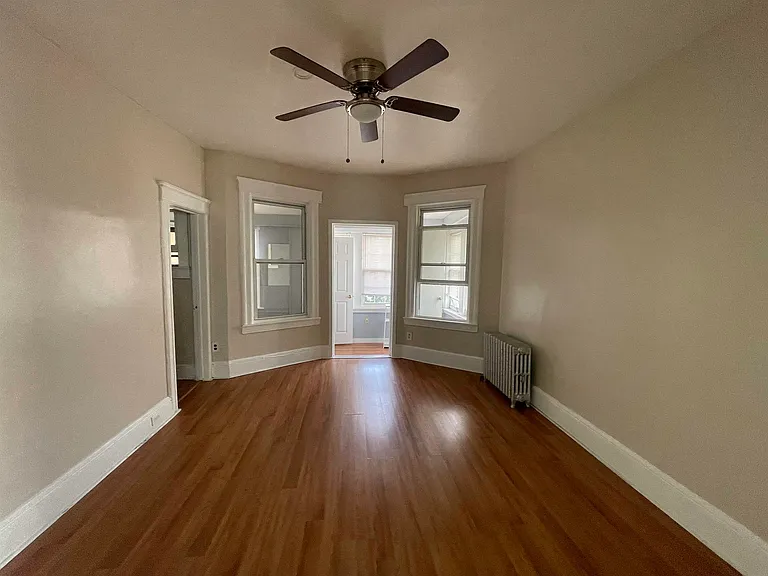 297 Fulton Ave — Photo 10