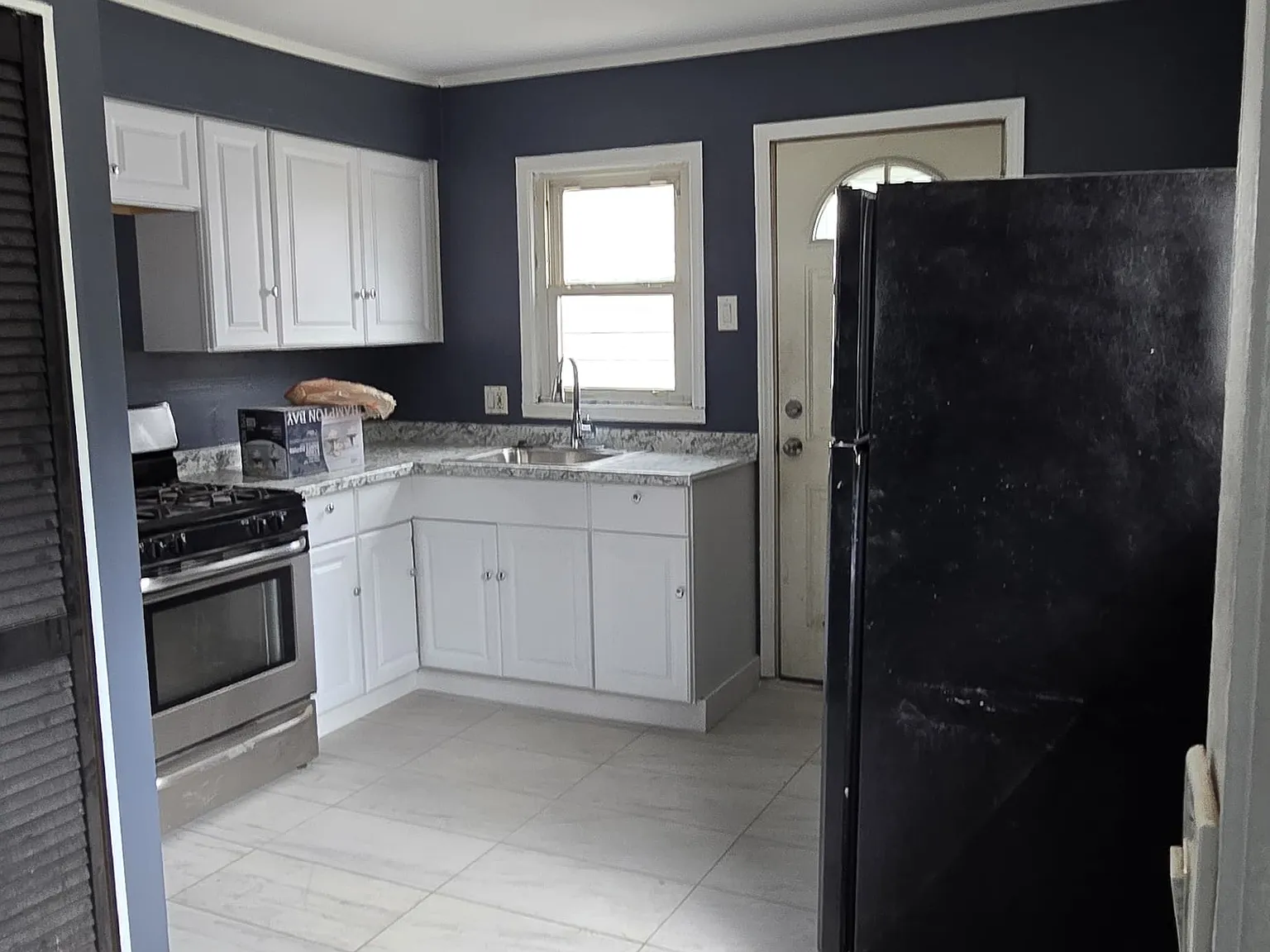 3 bed, 984 sqft, $1,500 — Photo 3