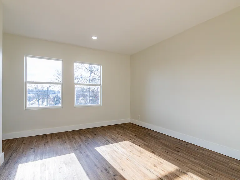13476 Clifton Blvd #201 — Photo 11