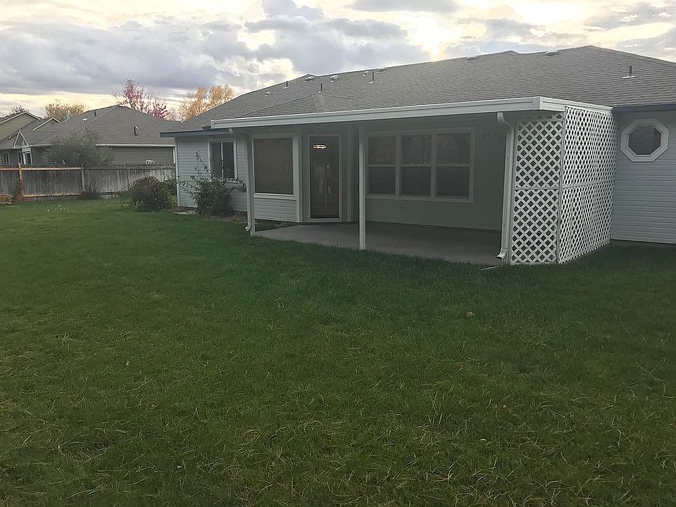 2nd image of 636 S Winthrop Way