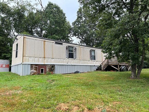 3rd image of 180 Yellow Rose Ln