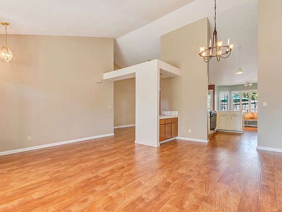 5th image of 713 Bluerock Dr