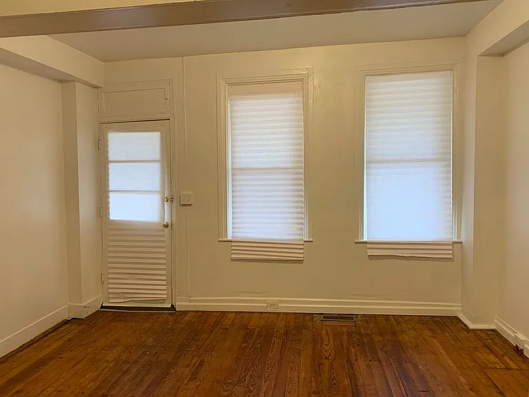 579 Smith St — Photo 2