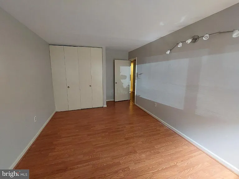 1523 Northgate Sq #1523-1B — Photo 9