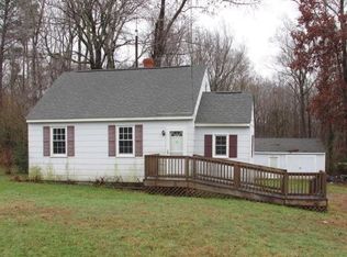 526 Indianfield Rd, Warsaw, VA 22572