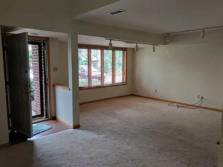 12 Ingham Way — Photo 1