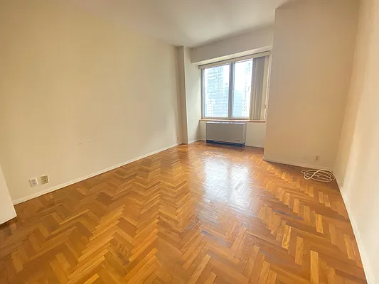 Rented by NY NY Condo, Inc | media 19