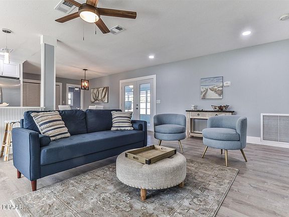5th image of 3701 Saxon Dr
