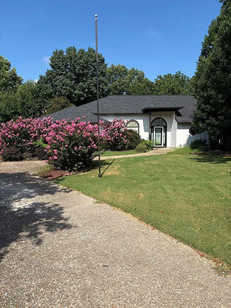 Beautiful Home In Great Location! — Photo 1
