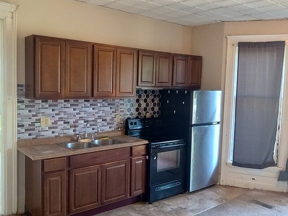 2nd image of 230 S Broadway APT 2