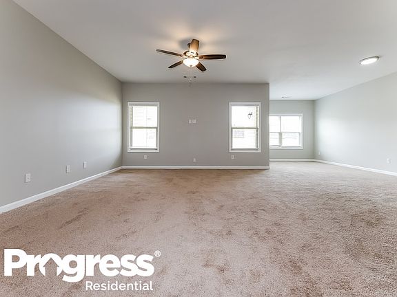 3rd image of 3708 Pamela Dr SE