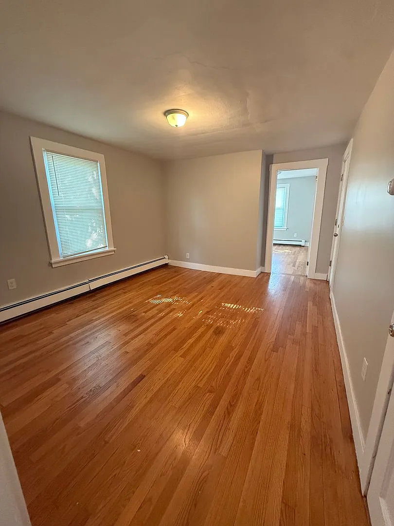 50-52 Bissell Street — Photo 1
