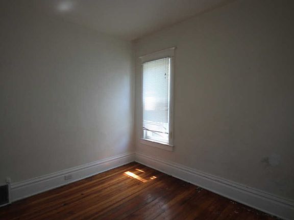 3rd image of 1030 E Stockbridge Ave