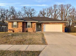 1211 E Hampton Dr, Ozark, MO 65721