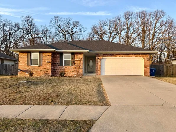 1211 E Hampton Drive, Ozark, MO 65721