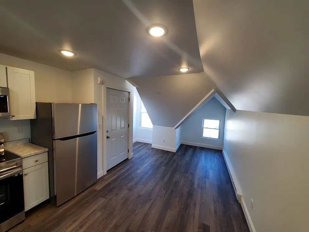 308 Hill St — Photo 2