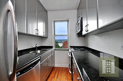 3rd image of 3750 Hudson Manor Ter APT 6AW