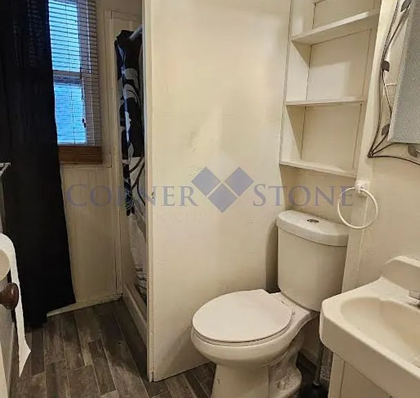 414 6th St #B — Photo 7