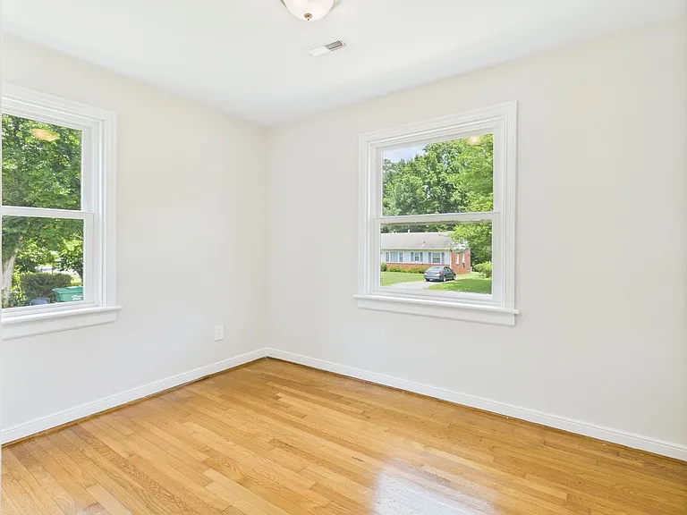 1709 Glenview Rd — Photo 20