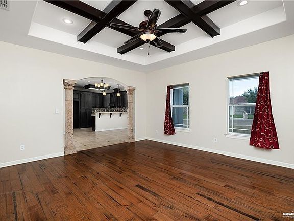 4th image of 511 Mi Vida St