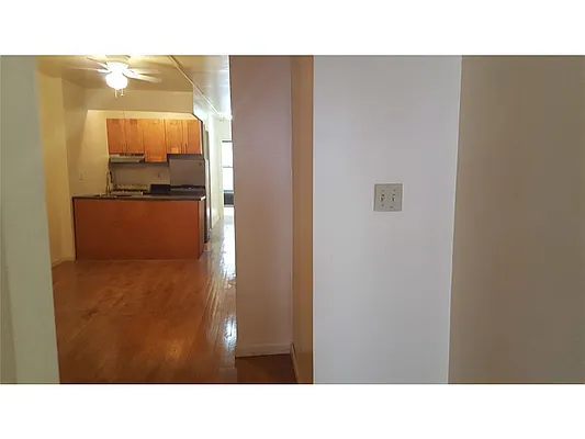 Rented by R New York | media 9