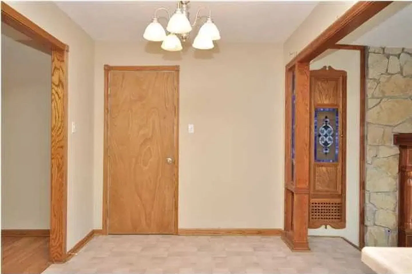 Lovely 3 Bed, 1 Bath! — Photo 3