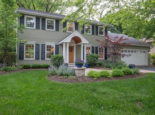 108 N Andover Ln, Geneva, IL 60134