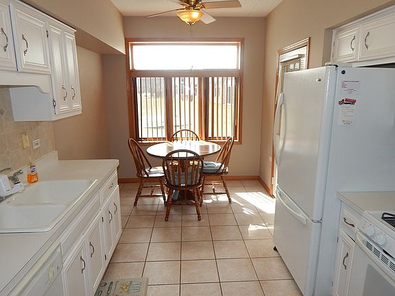 3rd image of 6423 Pine Trail Ln APT 1