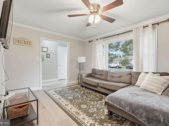 4th image of 4514 Greenfield Dr