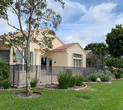 2nd image of 7441 Lahana Cir