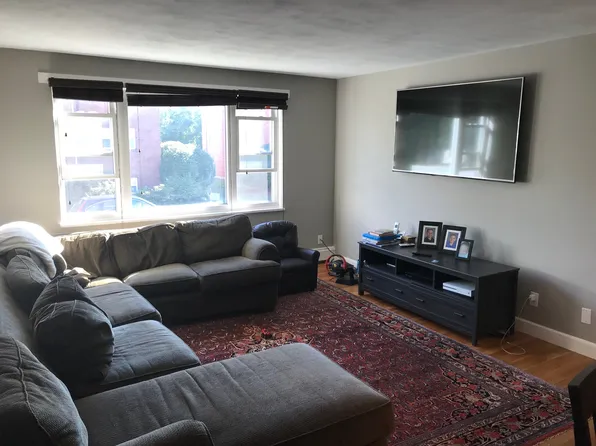 40 Whitman Rd APT 1, Waltham, MA 02453