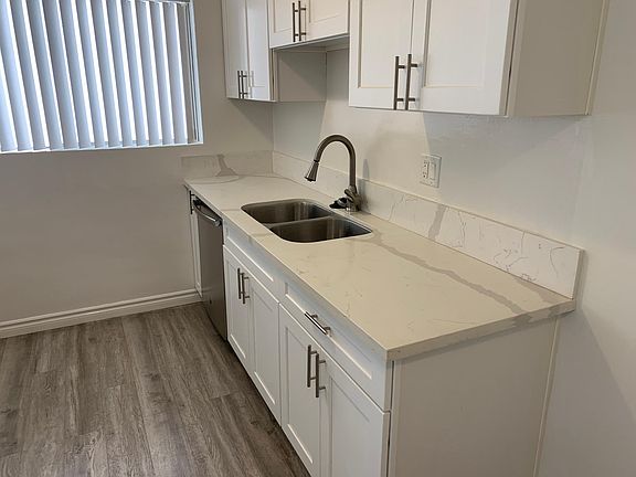 3rd image of 5524 Corteen Pl #2